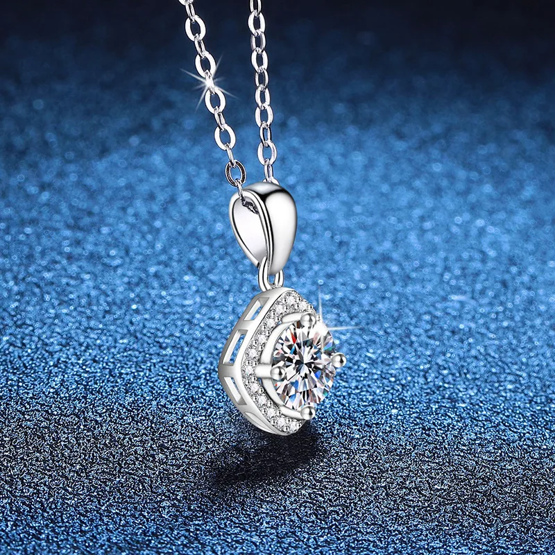 HAIMAITONG PT950 Platinum, Necklace Moissanite Pendant Simple Temperament Square Bag Necklace 1 Carat D Color Moissanite Necklac 2