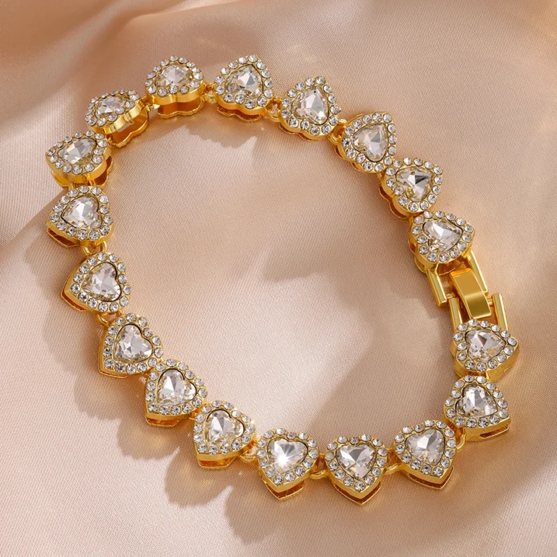Heart-Shaped Diamond Bracelet – Luxury Women’s Jewelry